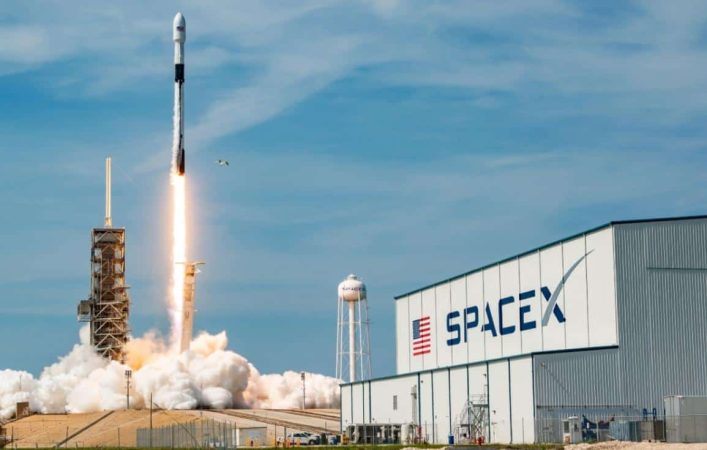 La carrera espacial privada despega como nueva mega tendencia de inversión 1 Merca2.es SpaceX, por su parte, sigue avanzando en su proyecto Starship, un sistema de lanzamiento completamente reutilizable compuesto por el propulsor Super Heavy y la nave Starship.