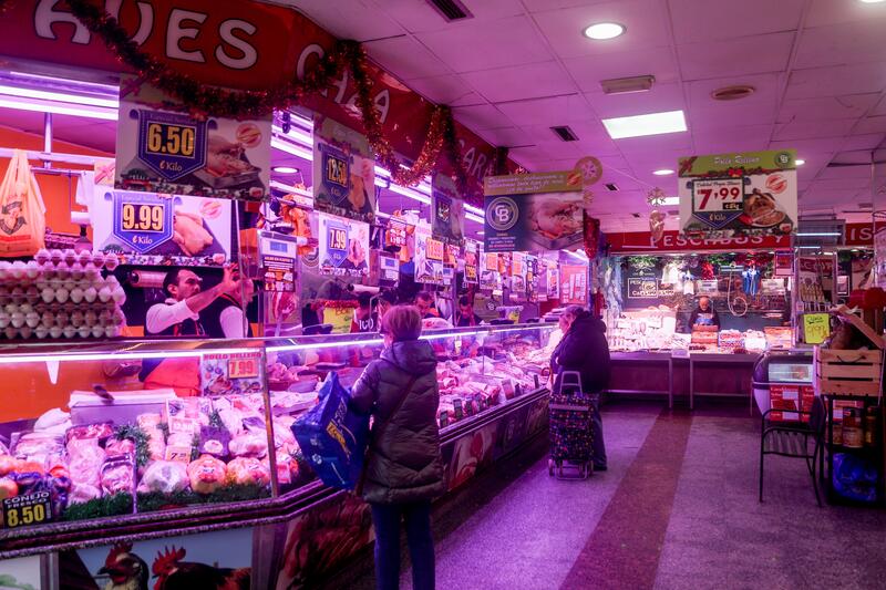 El 90% de los consumidores ha cambiado sus hábitos alimentarios por la inflación, según la OCU