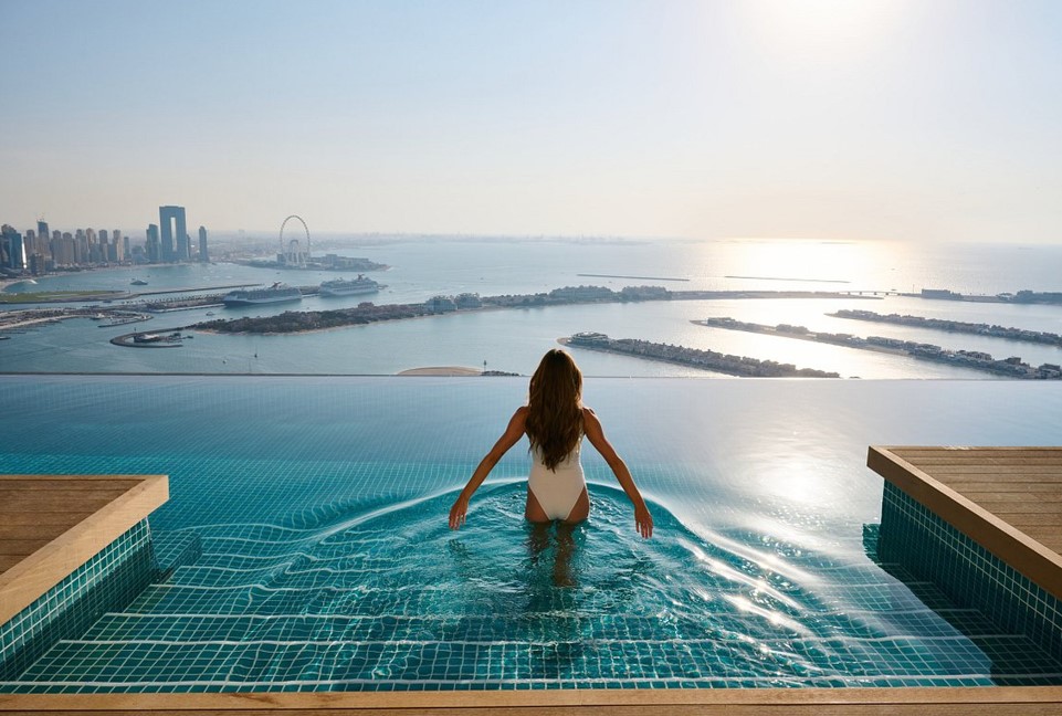 Aura Sky Pool en Dubái y otras 9 piscinas espectaculares que ver antes de  morir