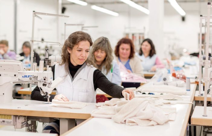 Stradivarius: cuánto podrías cobrar si trabajas en las rebajas de 2023 37 Merca2.es Servicio Geológico Mundial