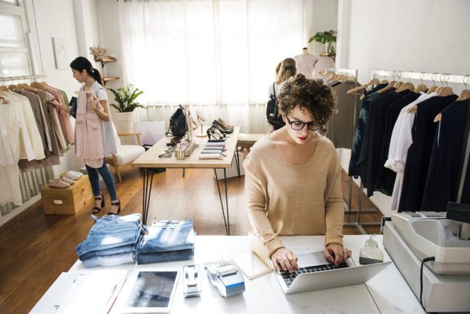 Stradivarius: cuánto podrías cobrar si trabajas en las rebajas de 2023 34 Merca2.es Oportunidades laborales en Stradivarius
