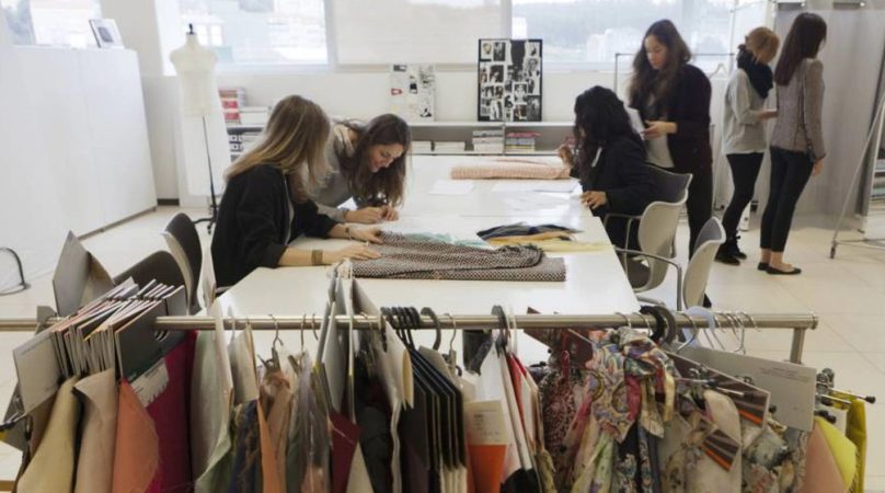 Stradivarius: cuánto podrías cobrar si trabajas en las rebajas de 2023 35 Merca2.es Los cursos funcionan en Stradivarius