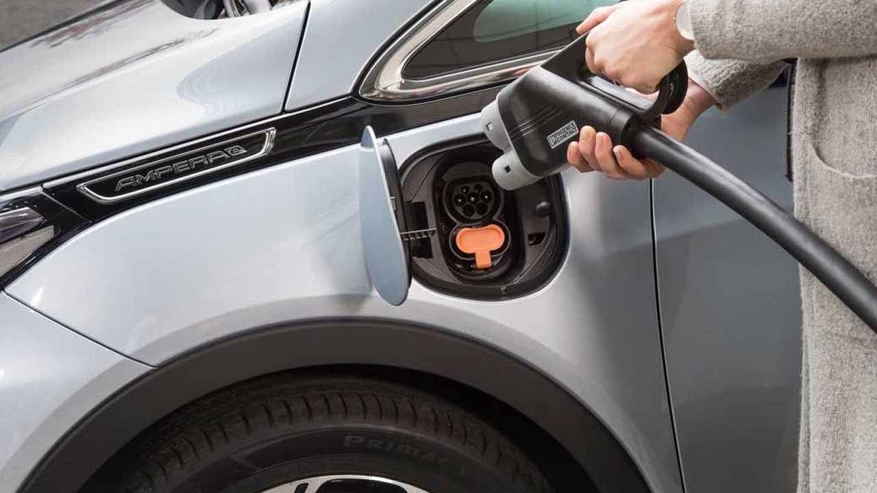 Estas son las apps que debes conocer si tienes un coche eléctrico