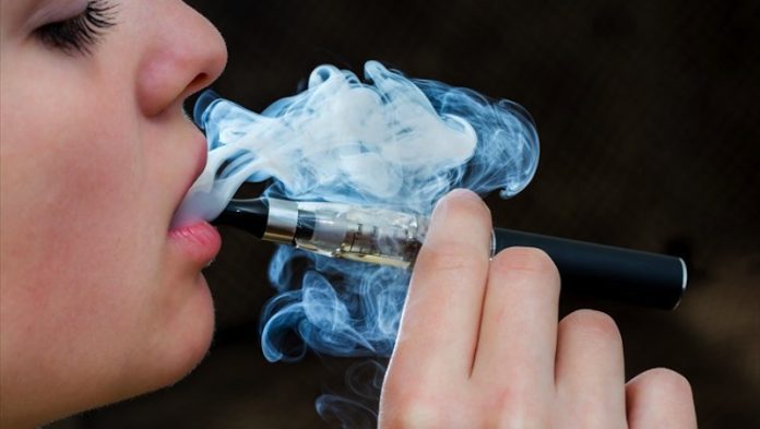 Cuidado con los cigarrillos electrónicos: estos son sus riesgos ‘mortales’