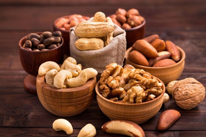 Estos son los frutos secos que comes a diario y más engordan 1 Merca2.es Tipos de frutos secos más populares