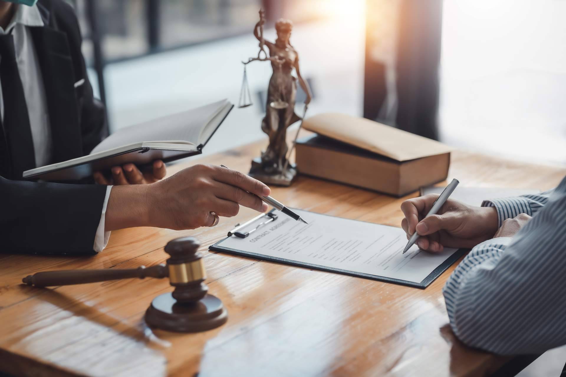 Crear una empresa con la ayuda de los expertos en asesoría legal de Creación Empresa Madrid