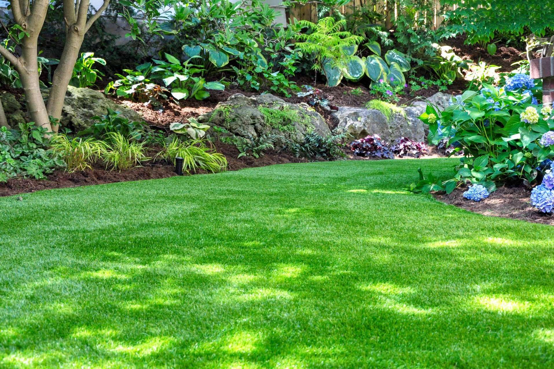 Encontrar una gran variedad de opciones para terrazas y jardines de la mano del fabricante de césped artificial Realgrass