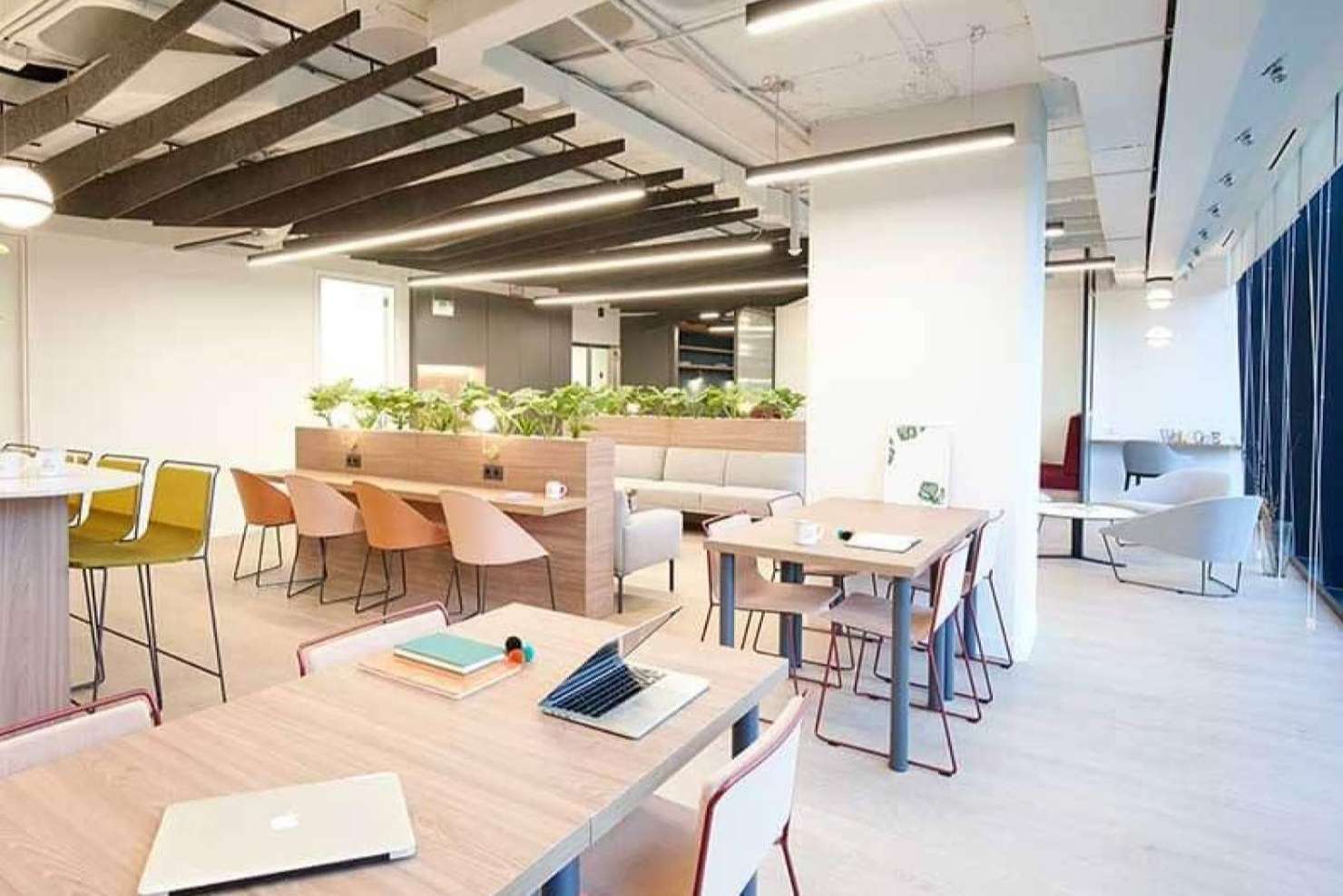 Sitandplug, la plataforma que se centra en el alquiler de oficinas flexibles
