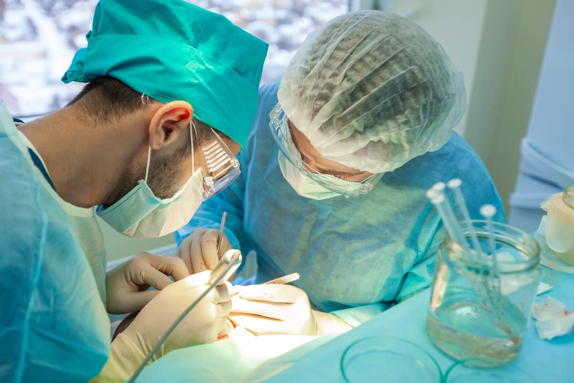 Confiar en los médicos de Capilar Innovation Clinic para el trasplante capilar