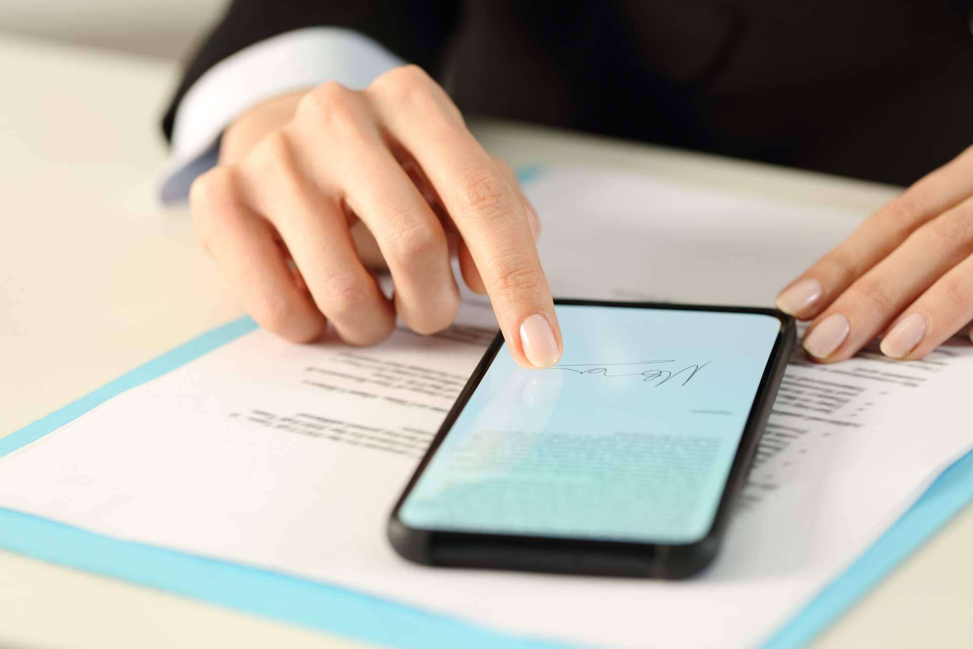 Obtener la firma digital con AVIVA VOICE para agilizar las gestiones burocráticas