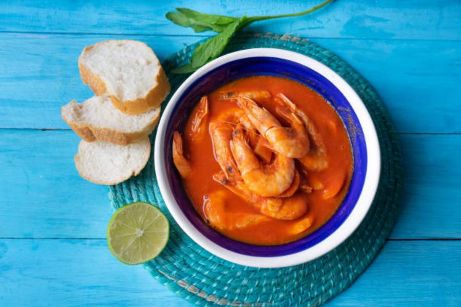 El caldo delicioso y diferente para recuperarte del frío este invierno