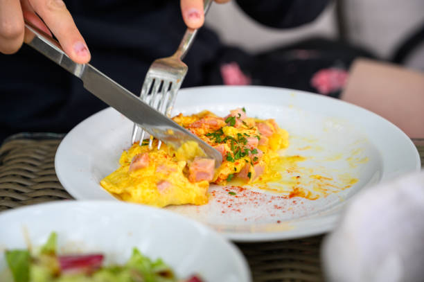 Tortilla francesa: cómo hacerla sin aceite y sin ensuciar la sartén