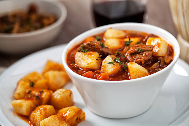 Cómo es el caldo de estás patatas guisadas