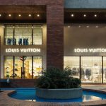 Louis Vuitton paga caro en el primer trimestre el aumento de precios