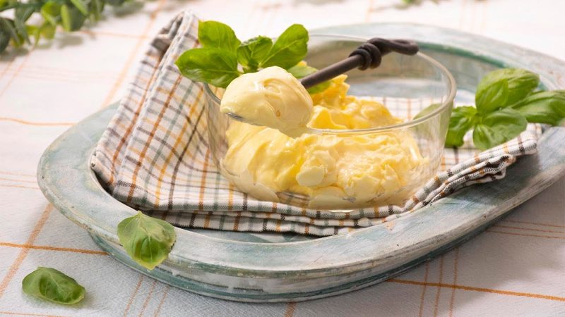 Receta de merluza a la mayonesa con moluscos