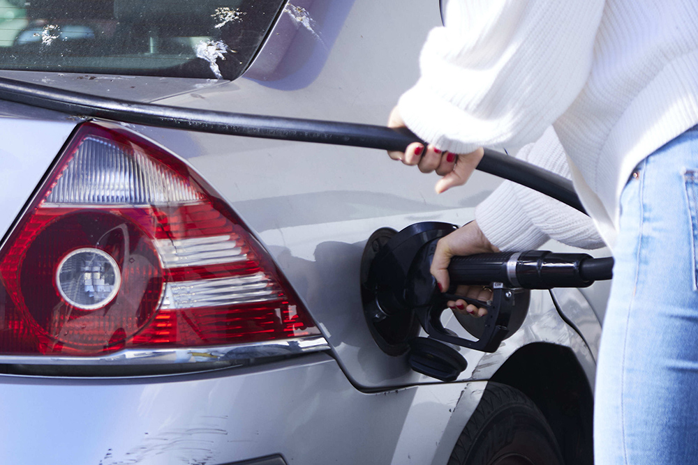 El sector autos sigue de capa caída en febrero, pese a los buenos datos en BEV