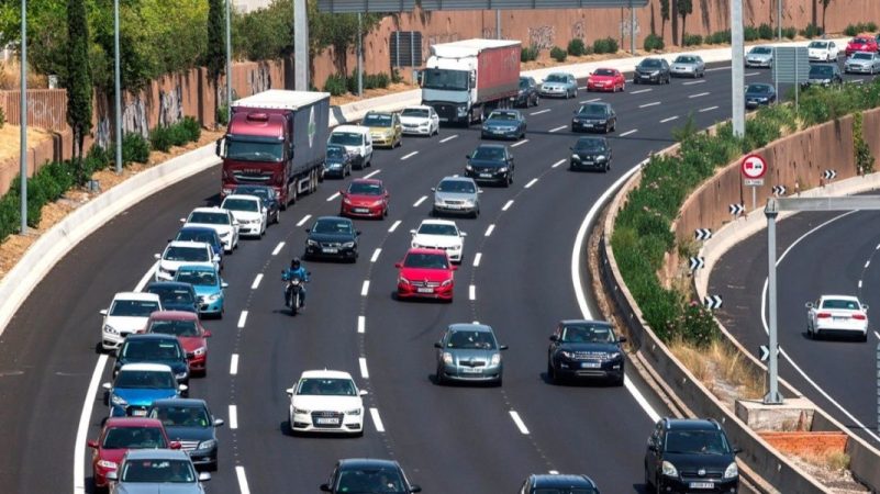 ¿Exceso de velocidad? La DGT avisa de a partir qué velocidad se te considera un delincuente 46 Merca2.es trafico Merca2.es