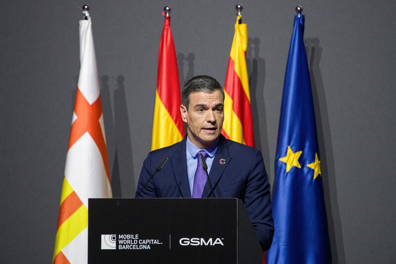 Sánchez se reunirá en el Mobile con el ‘número dos’ de Meta y la consejera delegada de Orange