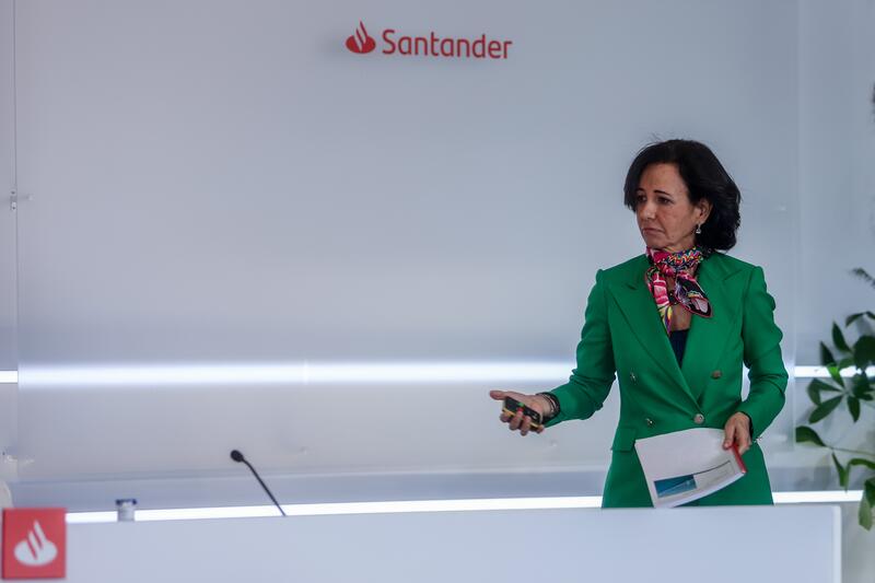 Santander recomprará acciones por más de 900 millones y propondrá un dividendo de 5,95 céntimos