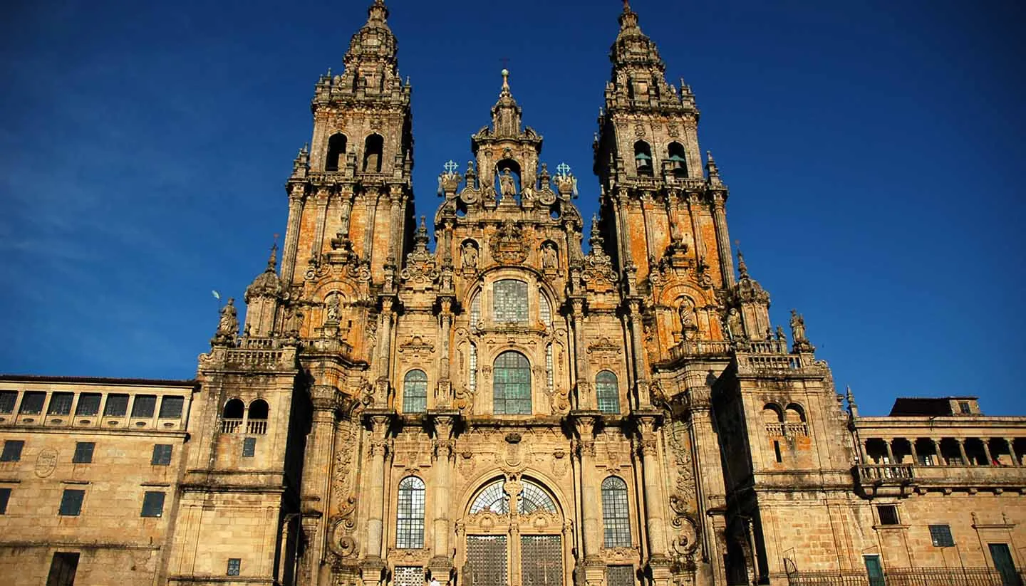 La imponente fachada del Obradoiro