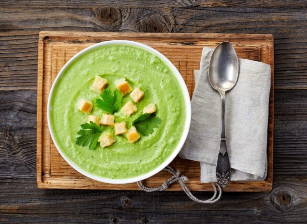 ¿Cómo hacer gazpacho de aceitunas y albahaca de Masterchef?