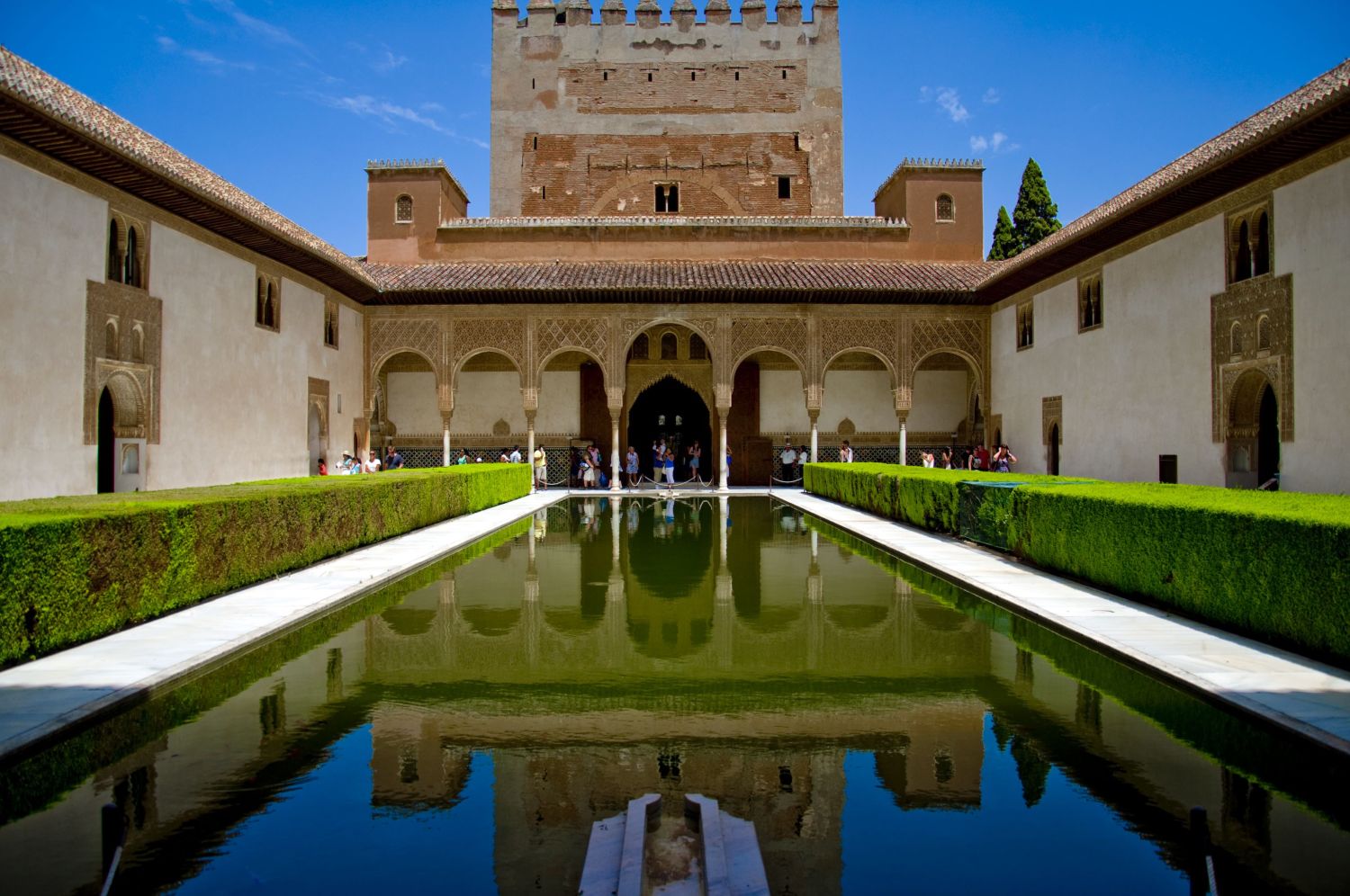 La Alhambra: 7 motivos para conocer el tesoro escondido de Andalucía