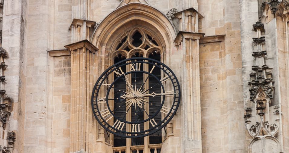 La Torre del Reloj de la Catedral de Oviedo: Una Maravilla de la Arquitectura