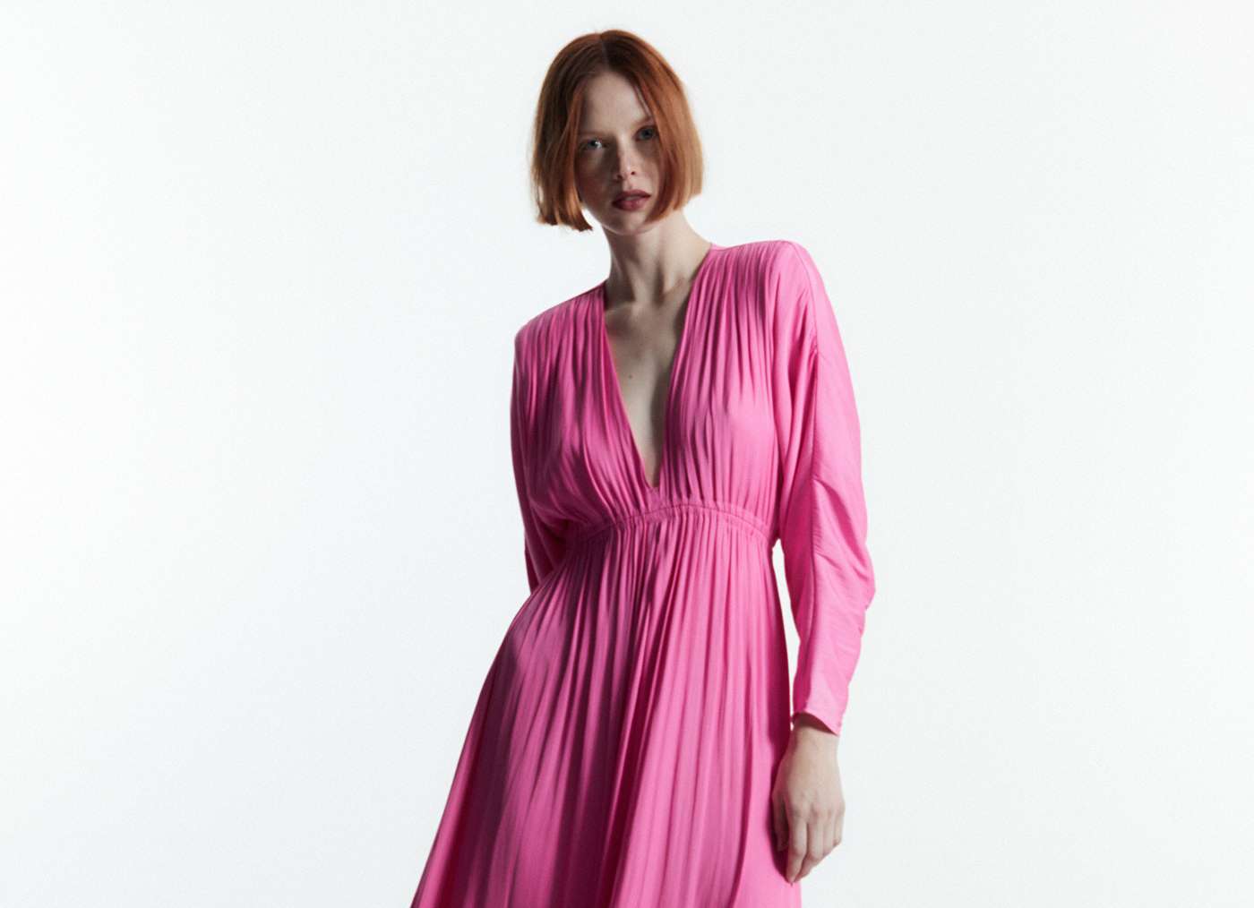 La fiebre con este vestido midi de Sfera que lo llevarán todas en primavera
