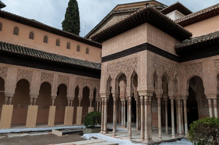 Mezquita de Dar-al-Horra Granada