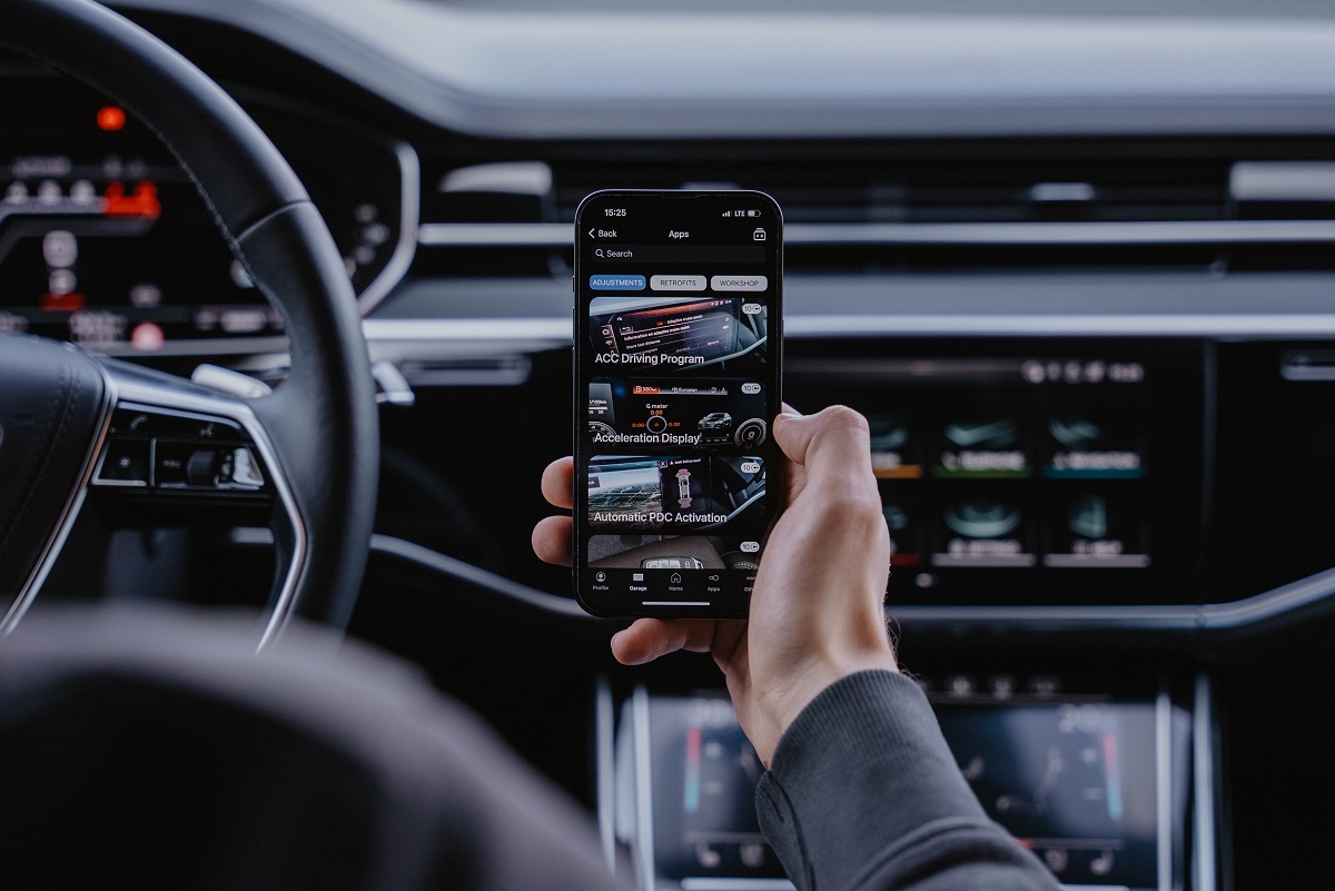 ¿Cómo es posible que una simple aplicación controle el rendimiento de su automóvil?