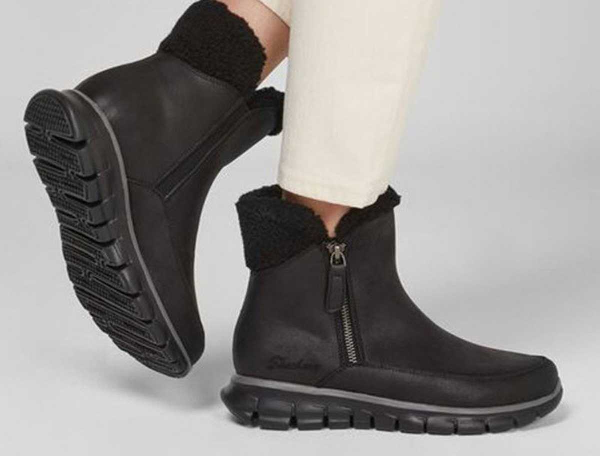 Los botines del momento son los Skechers Synergy Collab y los tiene Amazon por 55,98 euros y en dos colores