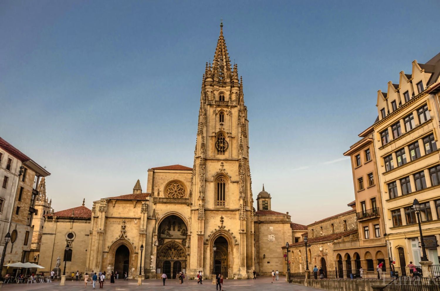 La catedral de Oviedo: Conoce el legado prerrománico y gótico en el corazón de Asturias