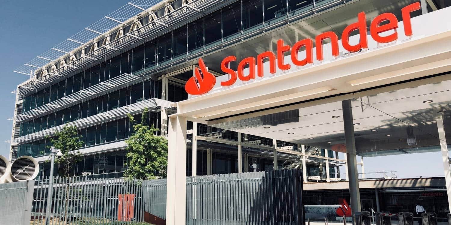 Banco Santander y Caja de Ingenieros ‘refugian’ a los estudiantes ante el encarecimiento de los préstamos