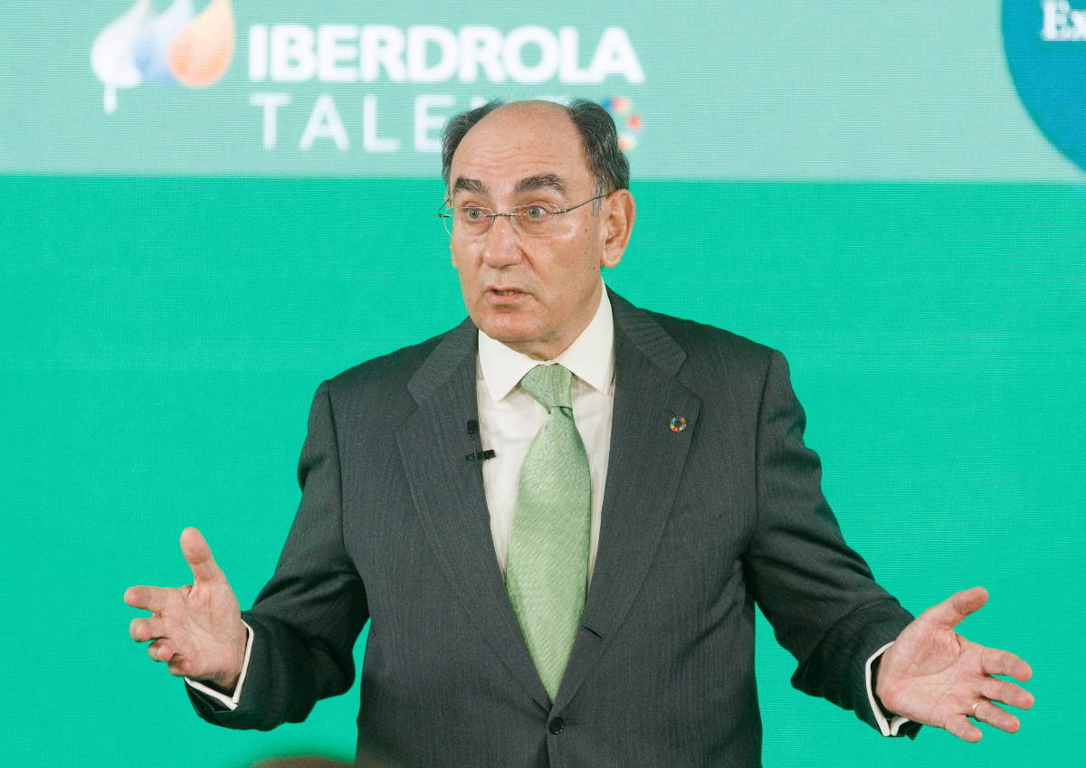 Iberdrola actualizará en febrero y marzo su millonaria estrategia de redes y renovables