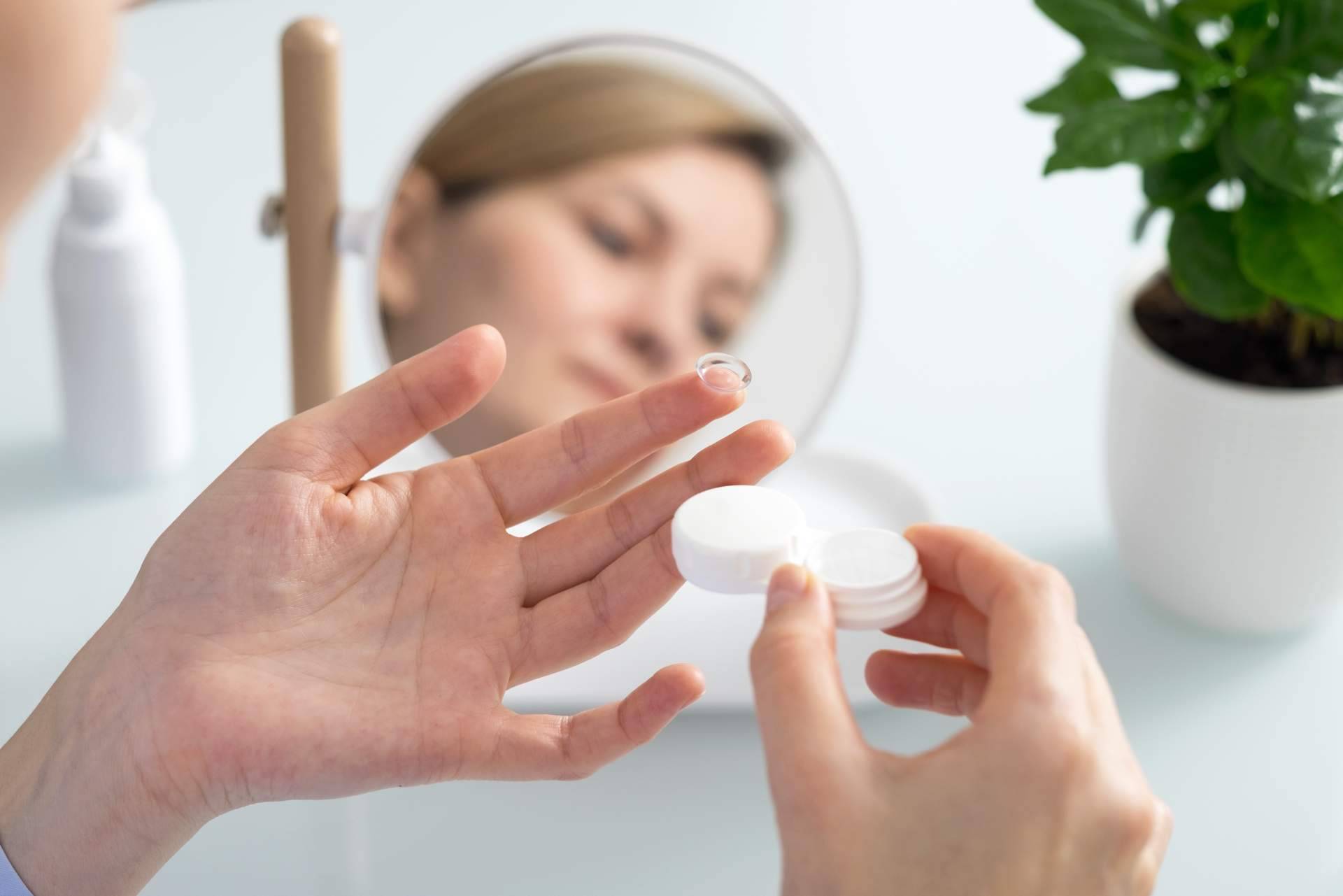Orto K, las lentillas para dormir que corrigen y frenan la miopía