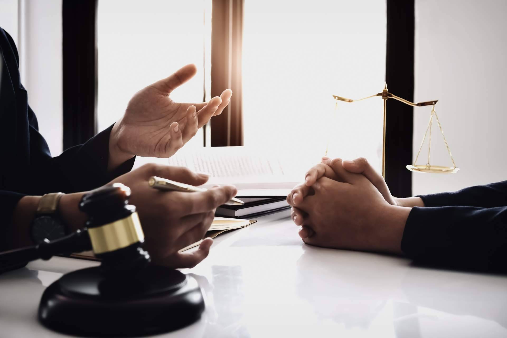 Si una empresa está en crisis, puede interponer un concurso de acreedores, en Català Reinón Abogados asesoran
