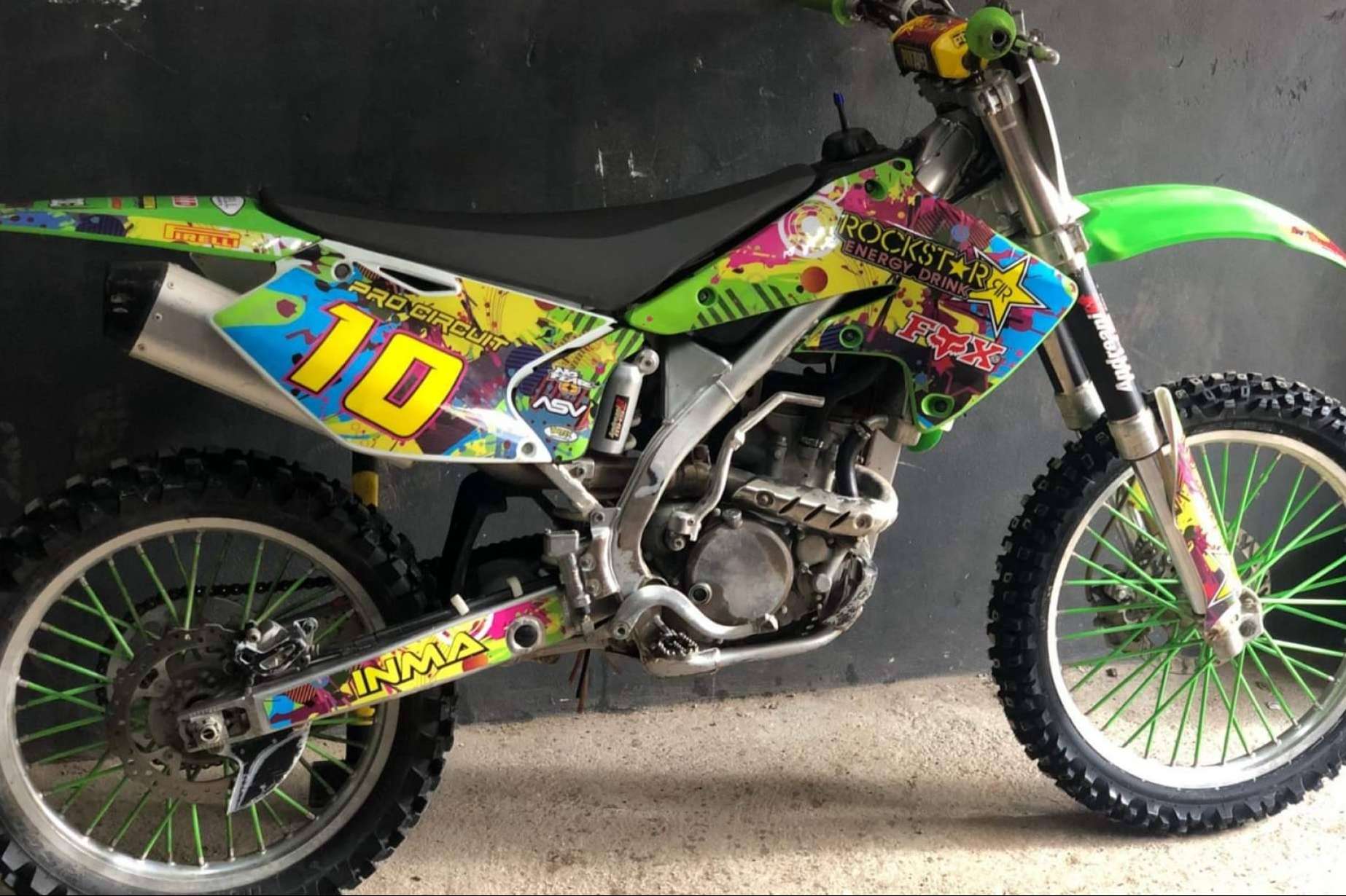Las diferentes pegatinas de moto de ADHESIVOSEMBARRADOS
