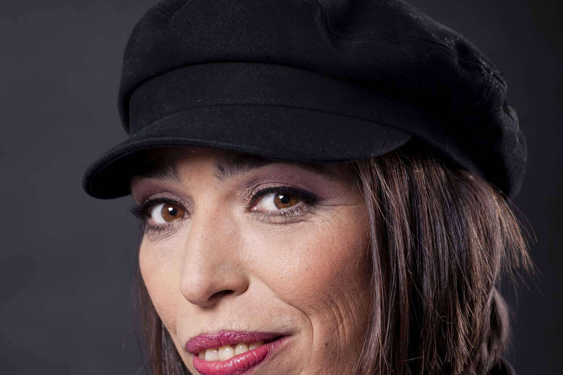 La escritora Paty Liñán salta a la fama con Llueve en los Columpios