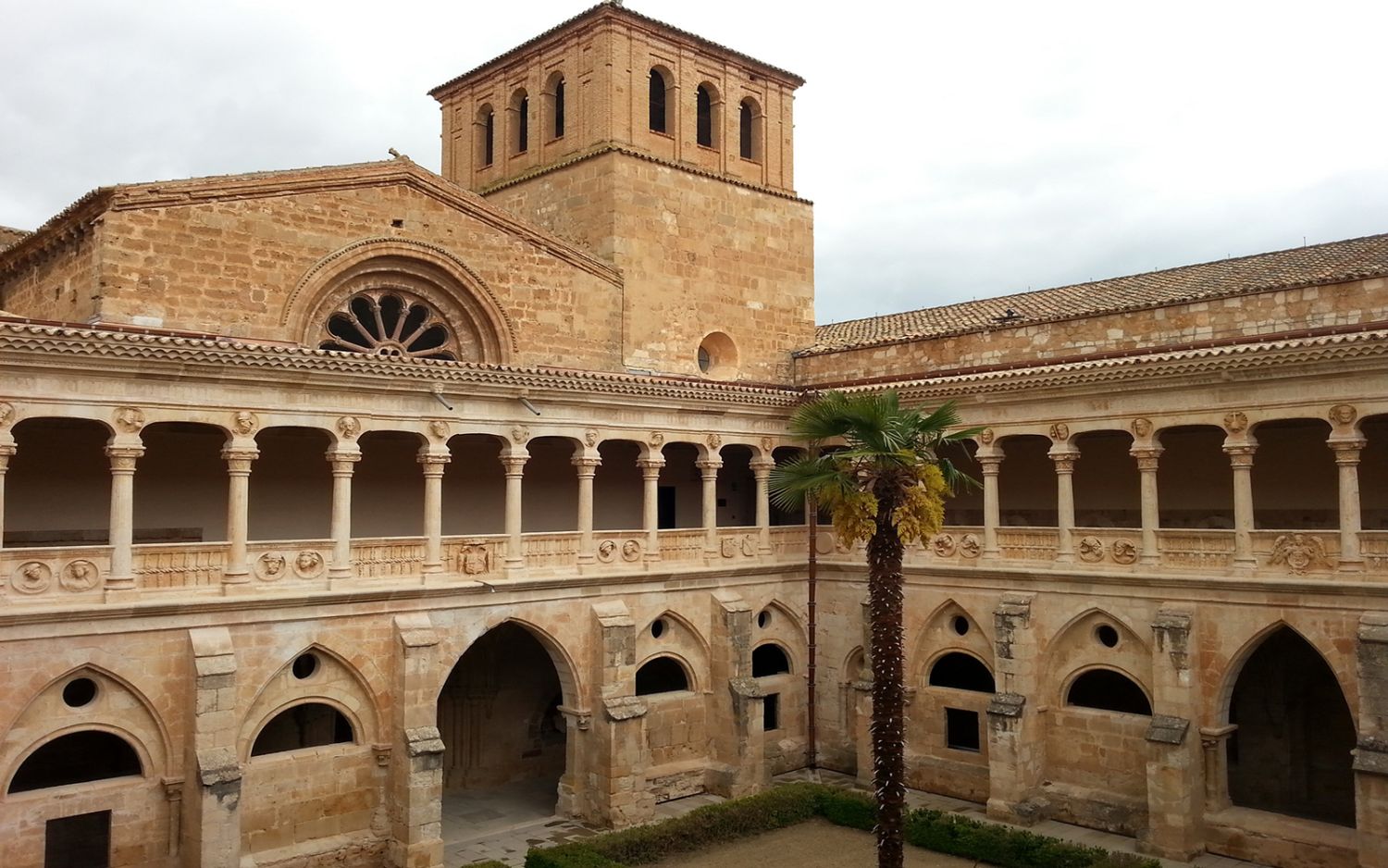 El monasterio de Santa María de Huerta: Conoce la arquitectura de la abadía cisterciense