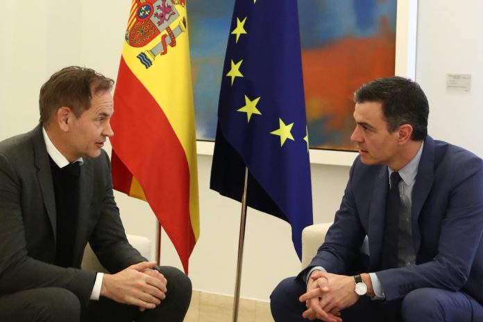 Pedro Sánchez y Oliver Blume (Volkswagen) en su encuentro en La Moncloa