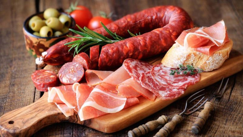 ¿Cuáles son los beneficios de comer embutidos?