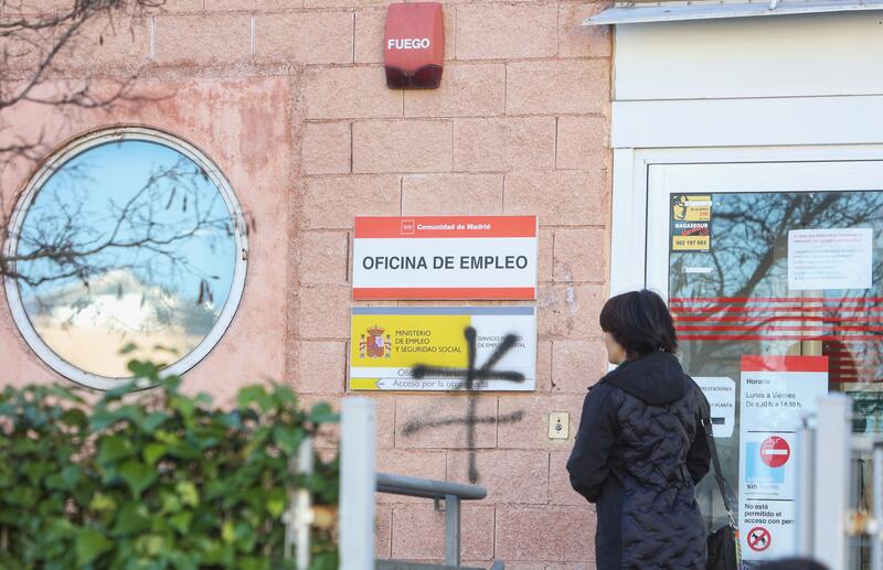 El paro sube en 2.618 personas en febrero por el alza del desempleo entre jóvenes, mujeres y extranjeros