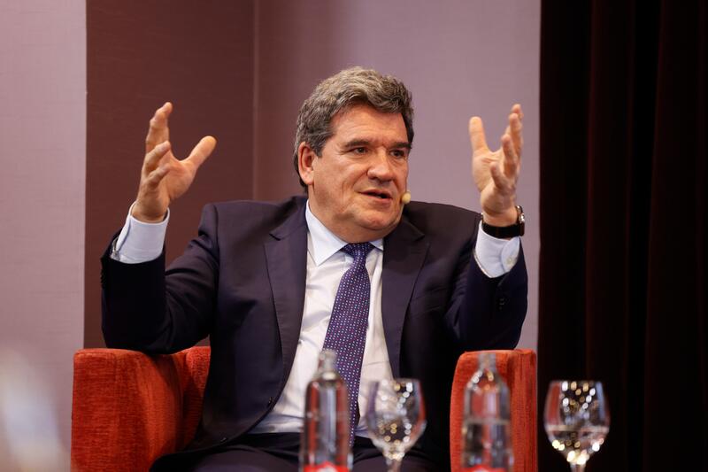 La subida de las bases máximas se evaluará cada 5 años y la sobrecuota del MEI será del 1,2% de 2030 a 2050