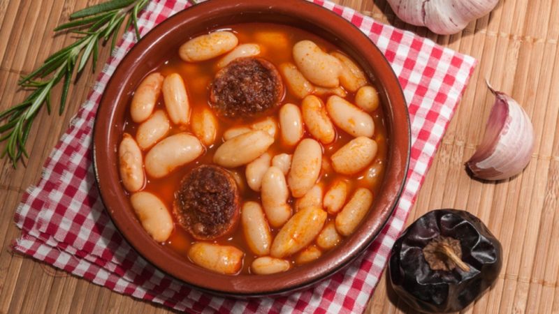 Alubias con chorizo