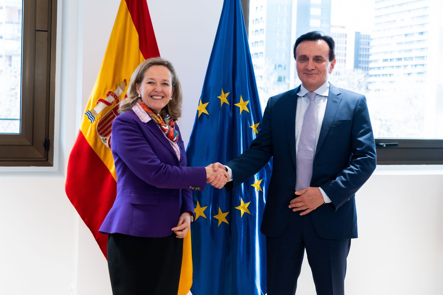 AstraZeneca busca decenas de directores y gerentes en España vía Linkedin