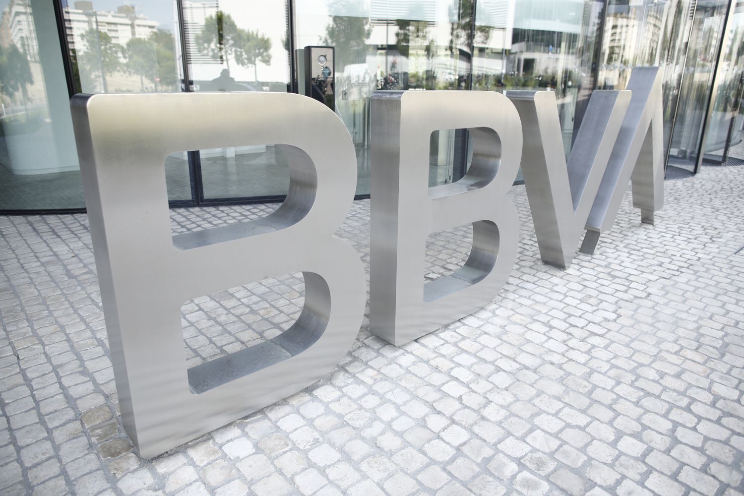BBVA, Kutxabank e ING se enfrentan a Banco Santander, Cofidis y Abanca por los préstamos al consumo