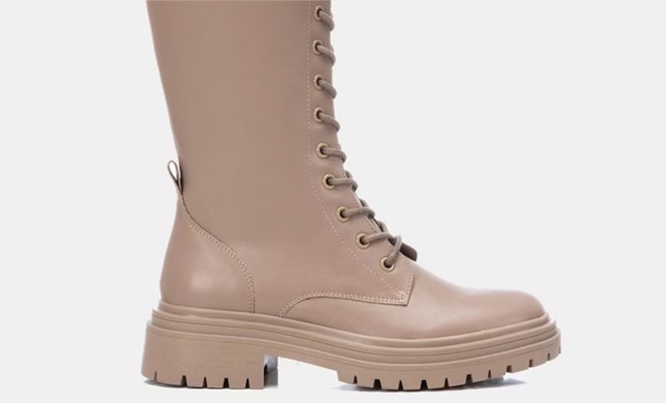 Botas y botines muy chic de El Corte Inglés por menos de 40 euros 4 Merca2.es Botines de mujer en nude planos tipo militar con cremallera interior y suela track el corte ingles