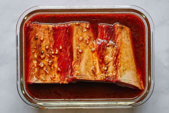 Costillas marinadas en salsa yakiniku