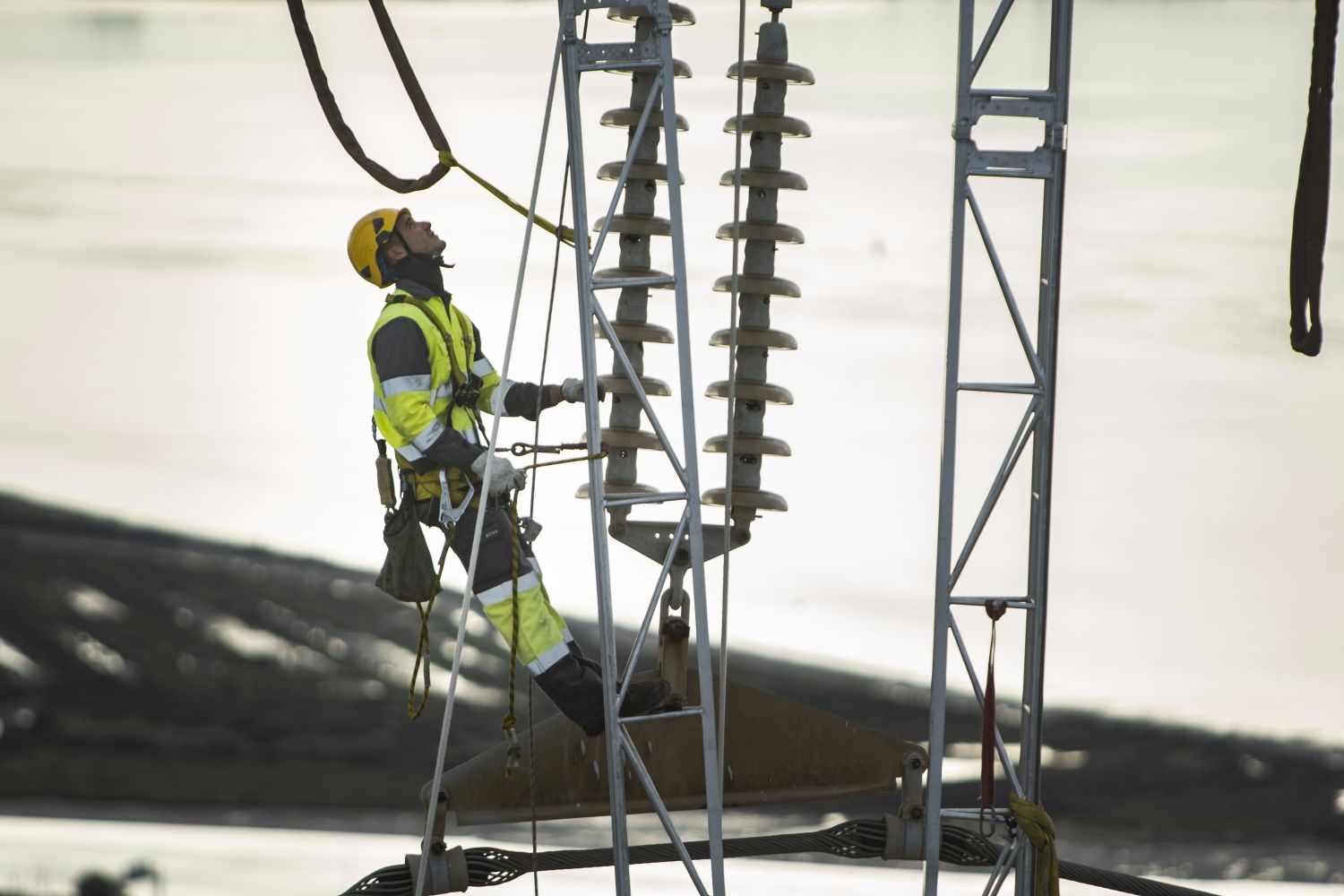 Endesa da otro paso en la mejora de la seguridad de la red combinando 5G e IA
