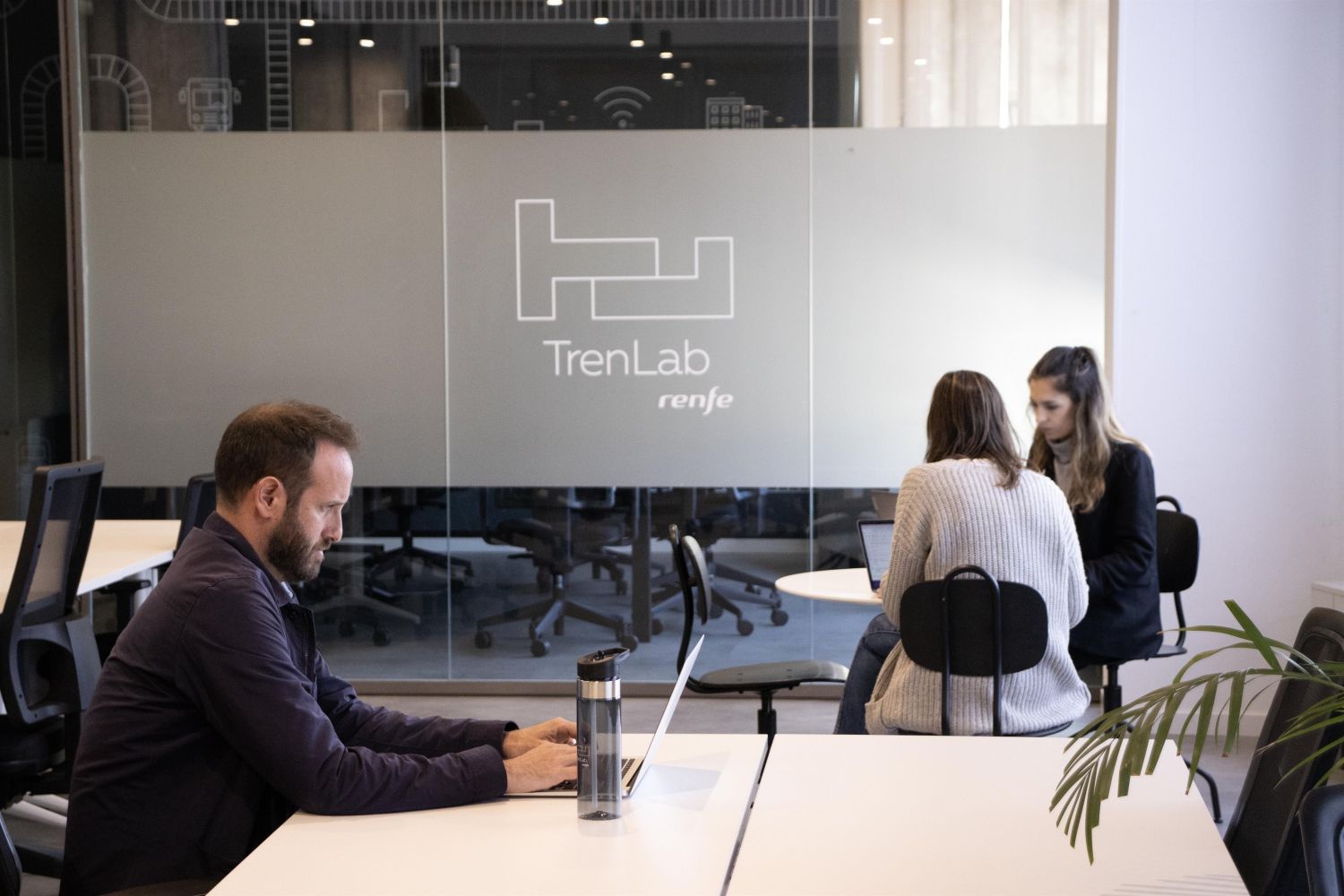 Renfe reinicia TrenLab: su incubadora de Startups